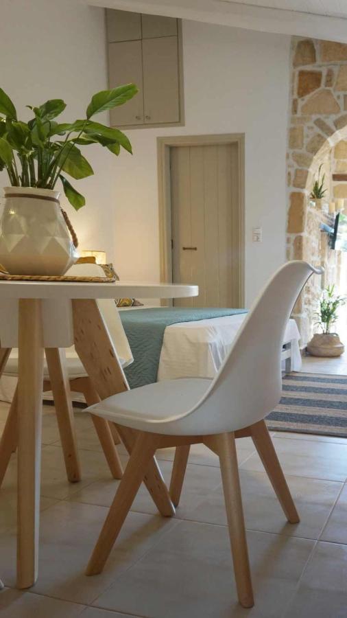 Studio Eleni - Oasis Holiday Houses Kokkinos Pyrgos Exterior foto